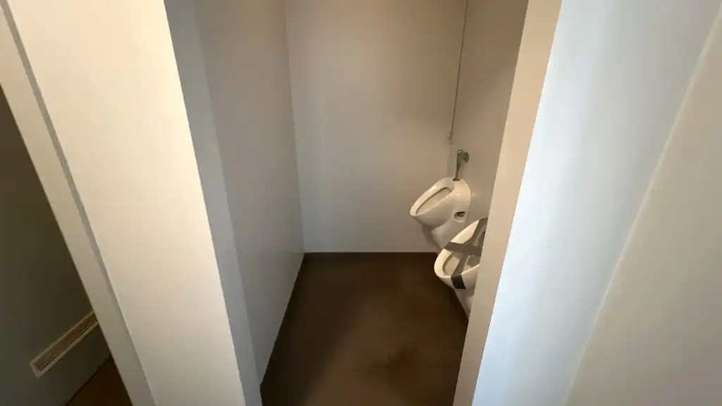 Loods met laadkades en kantoor te huur nabij R4 in Melle foto 10