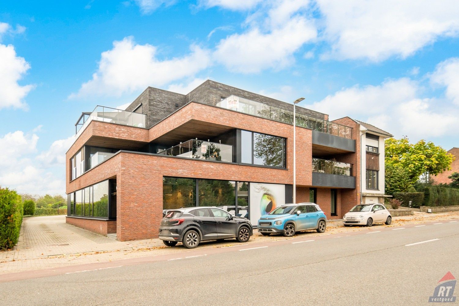 Gunstig gelegen gelijkvloersappartement met 2 slaapkamers foto 2