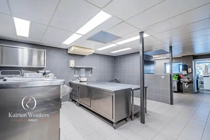 Gebouw voor gemengd gebruik met veel potentieel foto 29