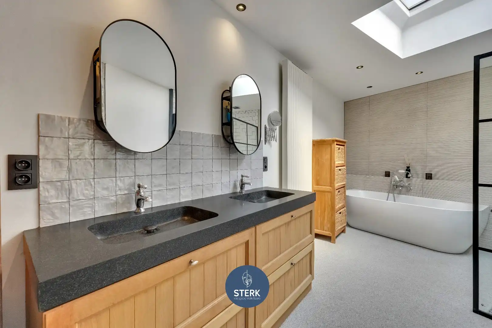 VEELZIJDIGE WONING MET HANDELSRUIMTE (448 m²) OP EEN ZICHTLOCATIE TE REKEM !  foto 13