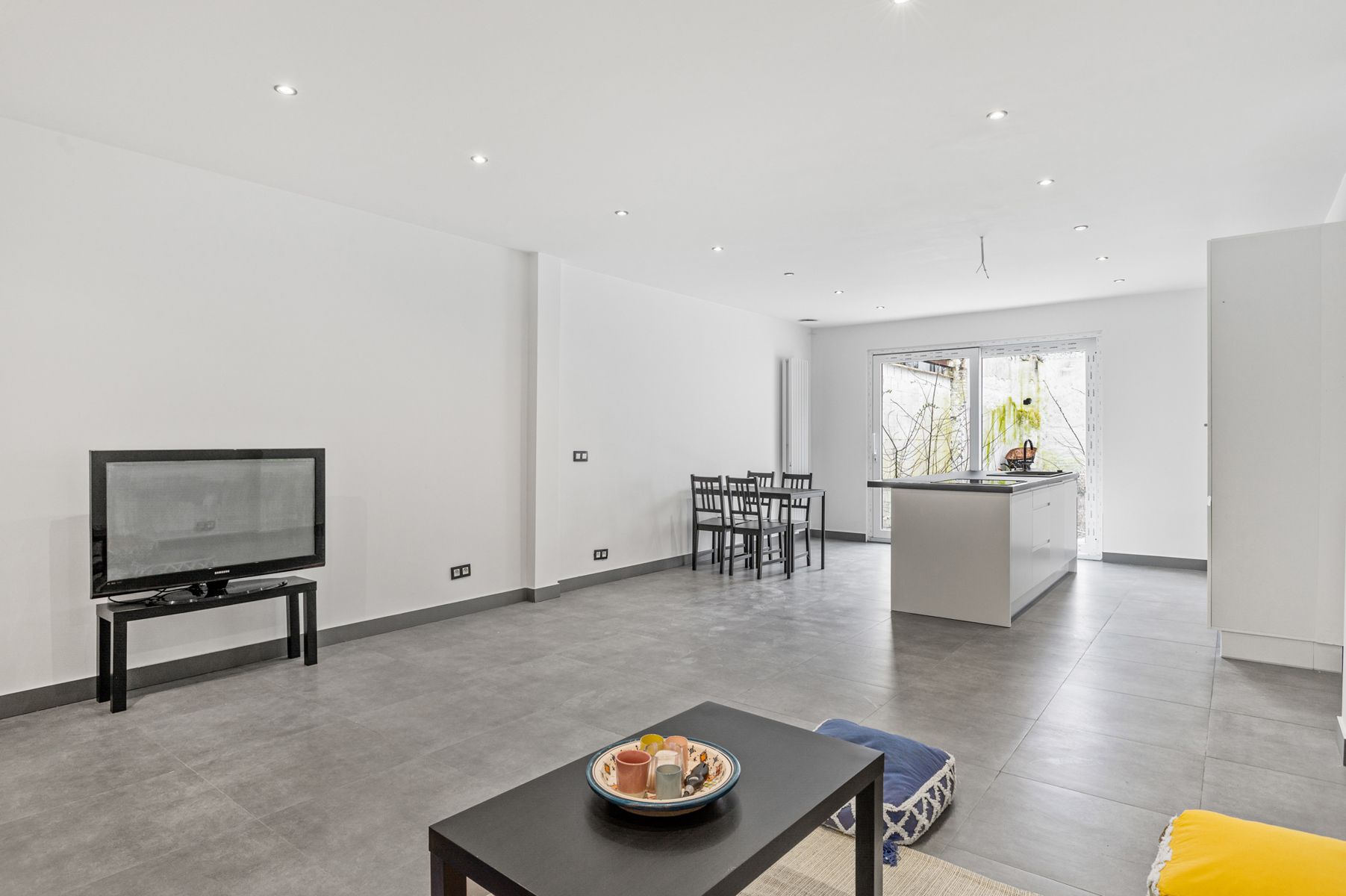 Luxe gerenoveerde woning met 4 slpk en garage foto 5