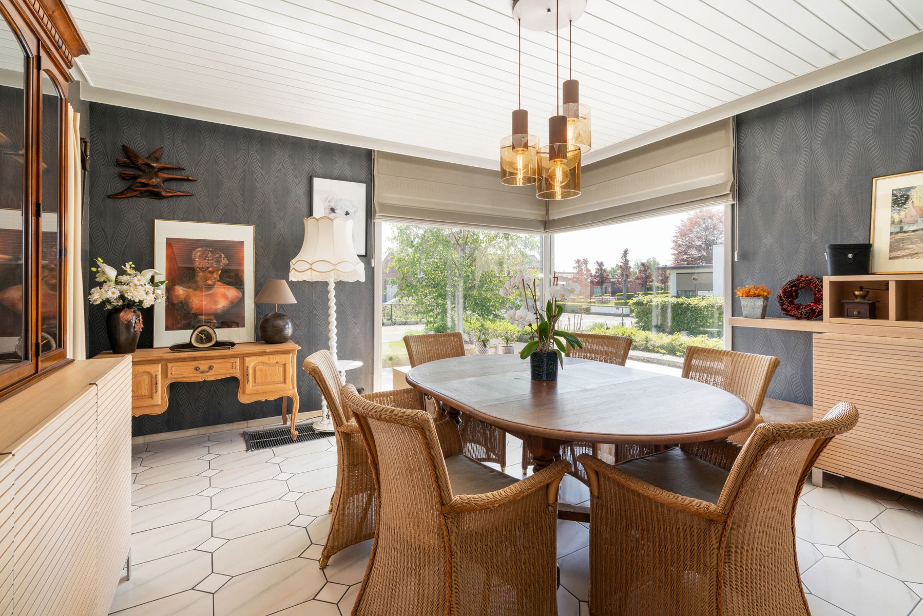 Gelijkvloerse villa met veel potentieel in hartje Kortemark foto 6