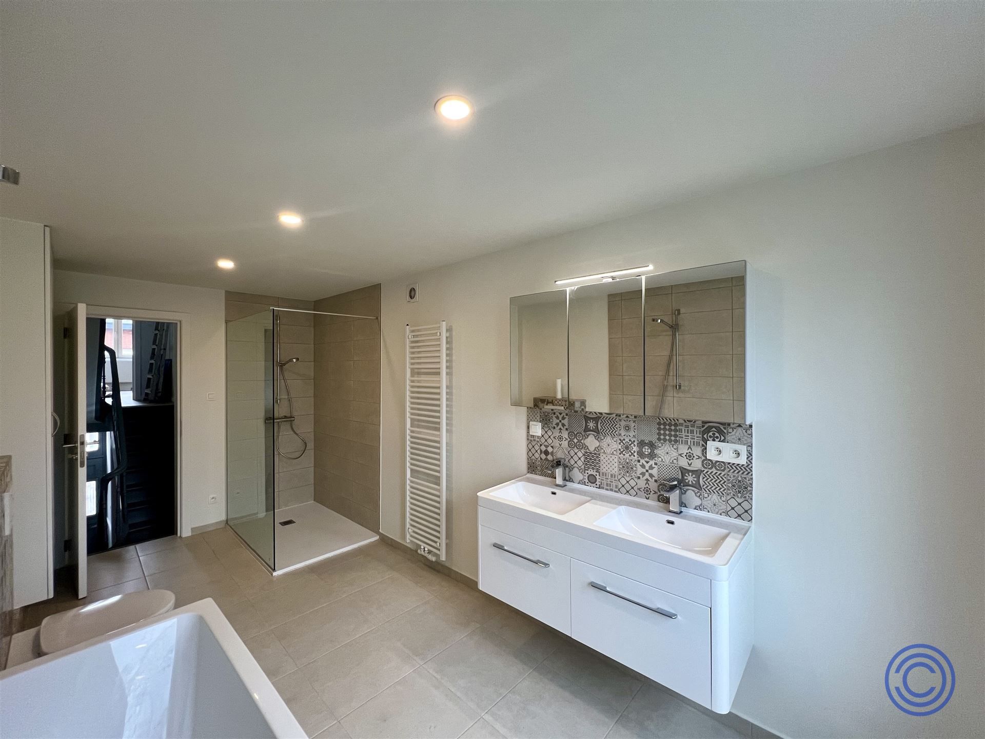 Prachtig gerenoveerde 1-slpk duplex! foto 8