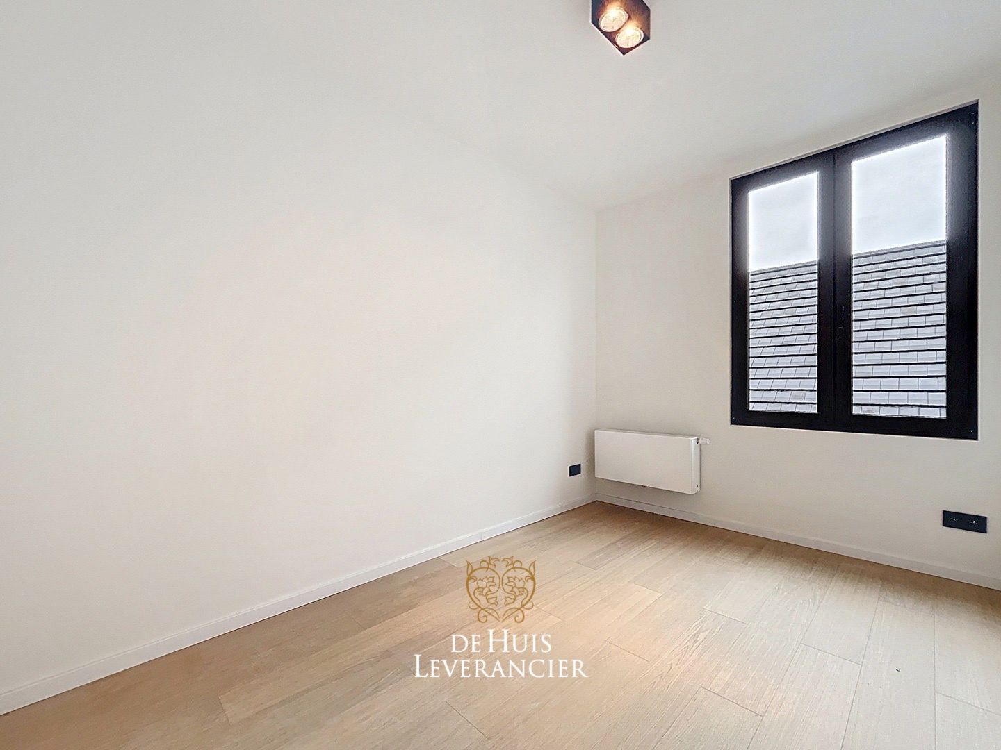 Gerenoveerde rijwoning met charme elementen  foto 15