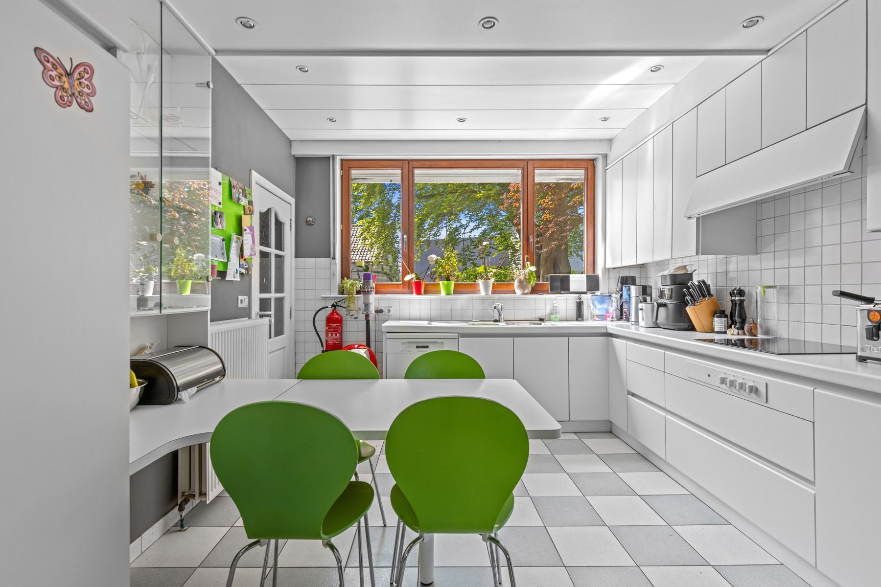 Zeer ruime, ideaal gelegen woning met praktijkruimte. foto 6