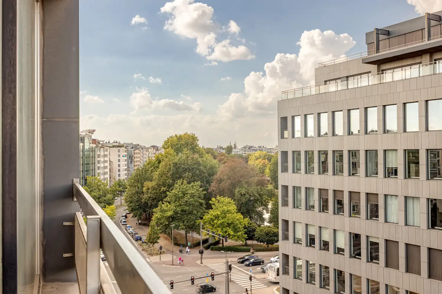 IN OPTIE: kevin@wellimmo.net voor meer info! Deels te renoveren studio (44m²) op toplocatie aan het Stadspark met gunstig EPC (B)! foto 3