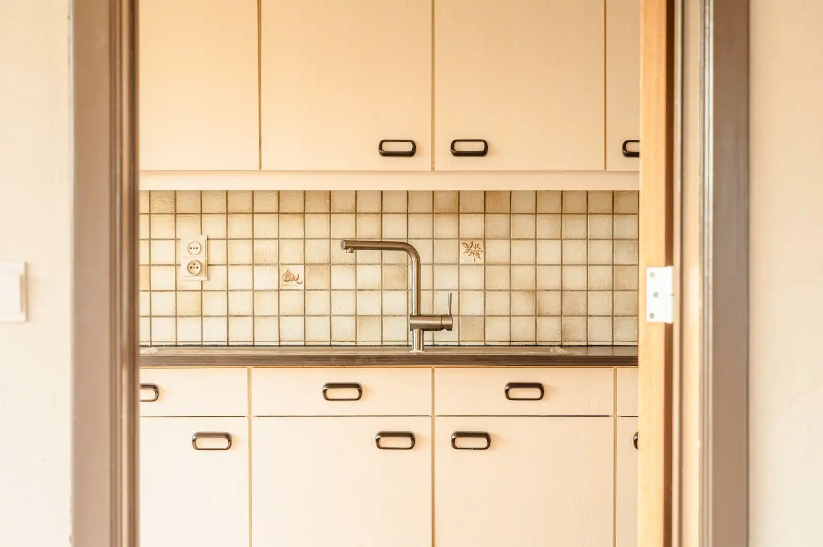 Ruim en lichtrijk appartement met garage foto 6