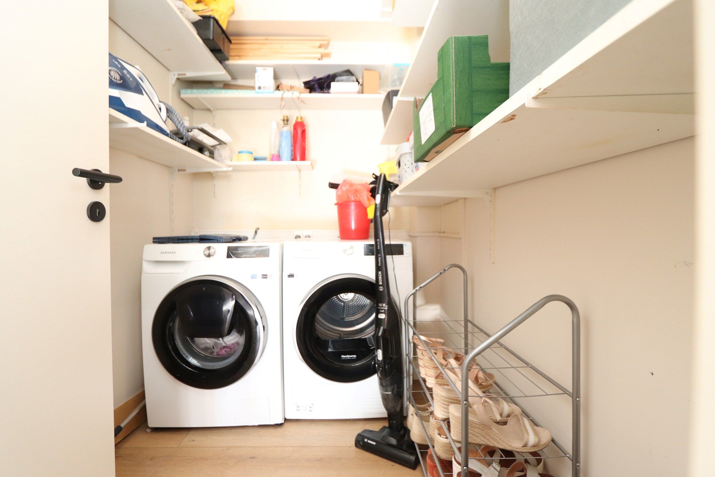 GERENOVEERD 2 SLAAPKAMER APPARTEMENT MET GARAGE foto 13