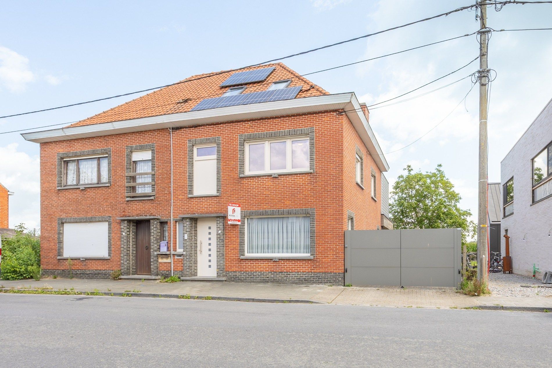 Halfopen woning op TOPLOCATIE met zicht op groen.  foto {{pictureIndex}}