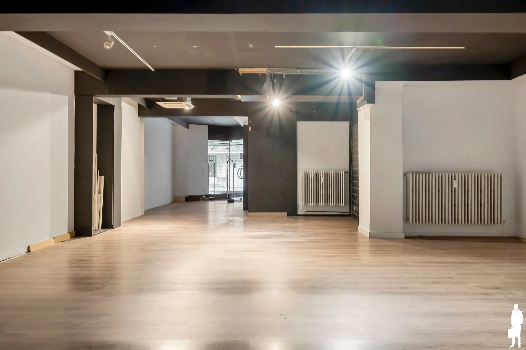Gelijkvloers handelspand met een oppervlakte van ca. 180m² foto 9