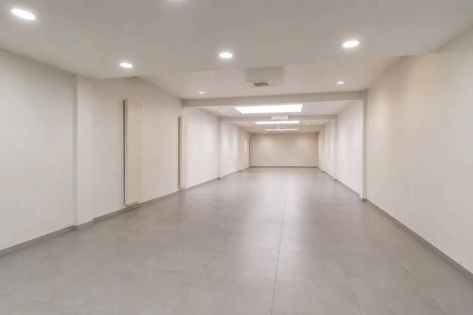 INSTAPKLAAR HANDELS-/KANTOORGELIJKVLOERS (334m²) foto 7