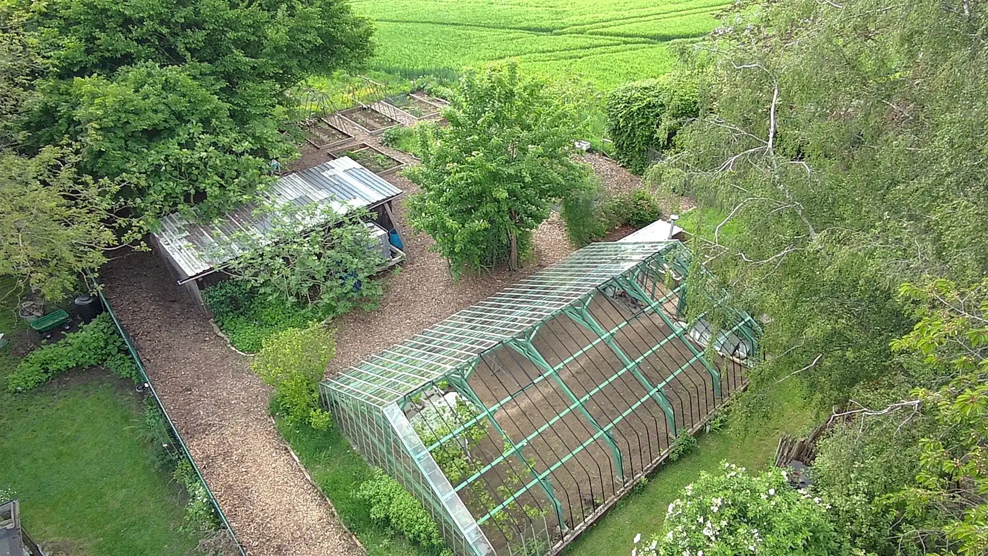 Volledig gerenoveerde woning met geweldige tuin op 28a 34ca foto 13