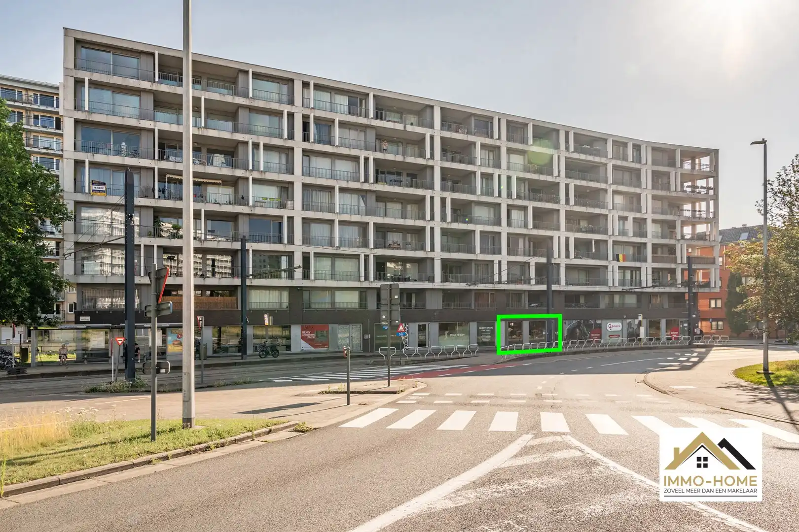 Ruim handelspand dicht bij centrum Gent foto {{pictureIndex}}