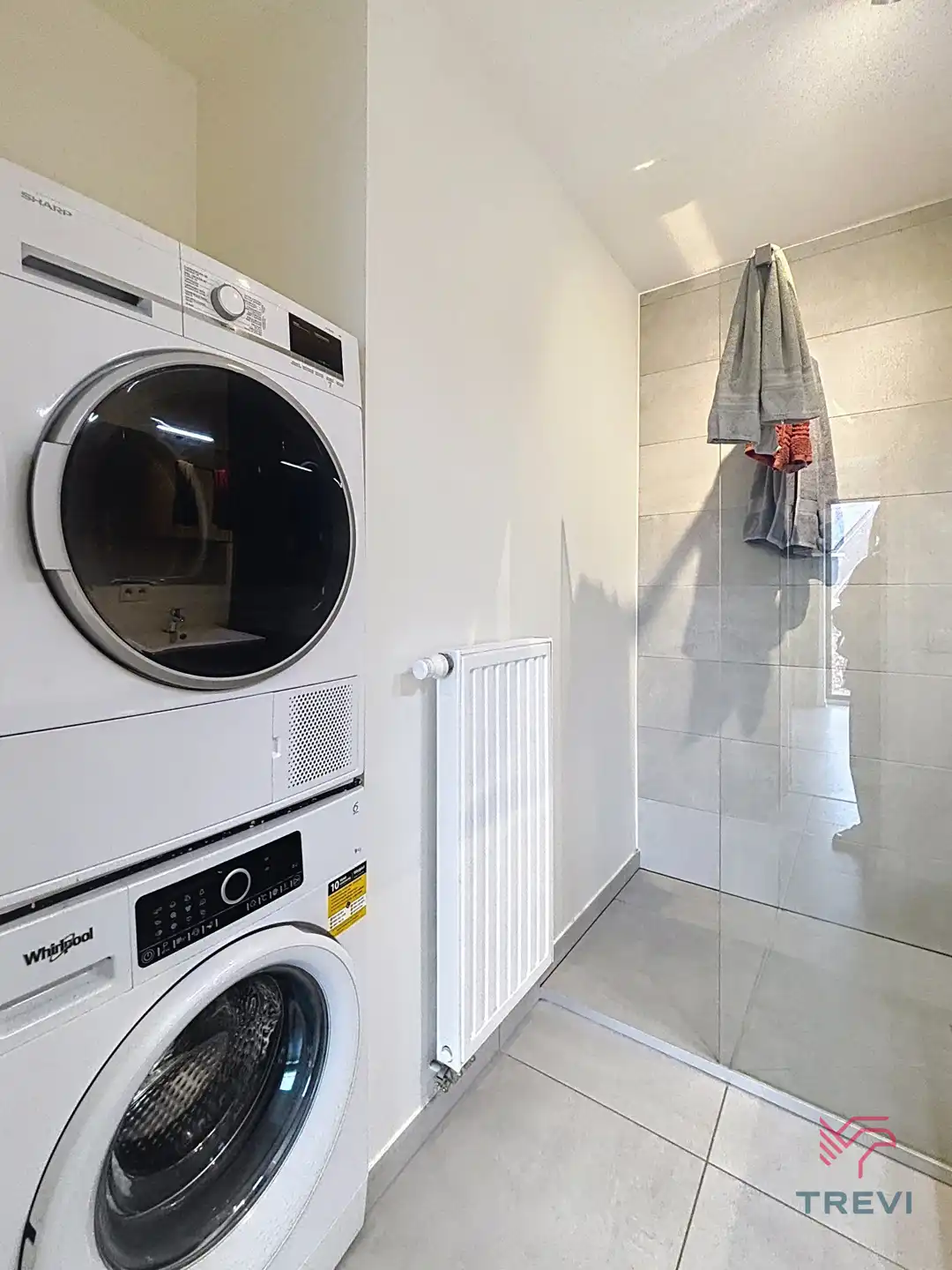 Mooie 2-slaapkamer ONMEUBILEERD appartement foto 13