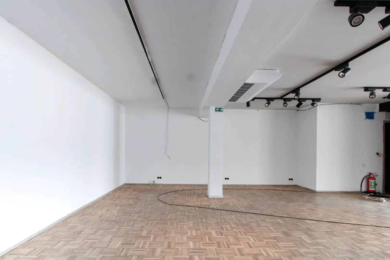 Centraal gelegen winkelpand met mezzanine Lippenslaan 162 foto 16