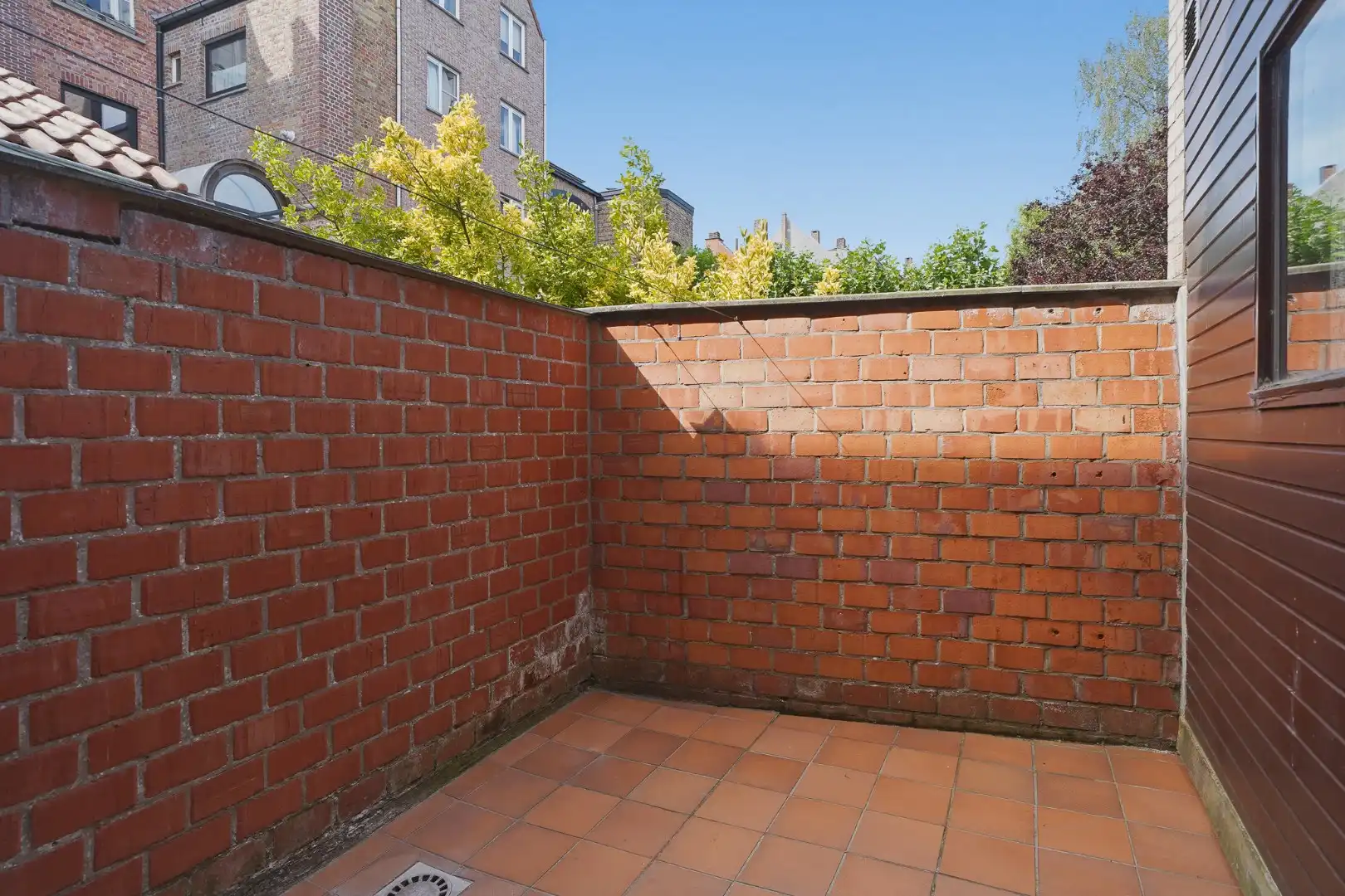 Te renoveren stadswoning op topligging in Brugge foto 8