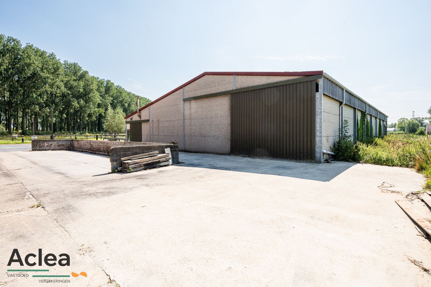 Unieke karaktervolle hoeve met manege op 12.121m² foto 12