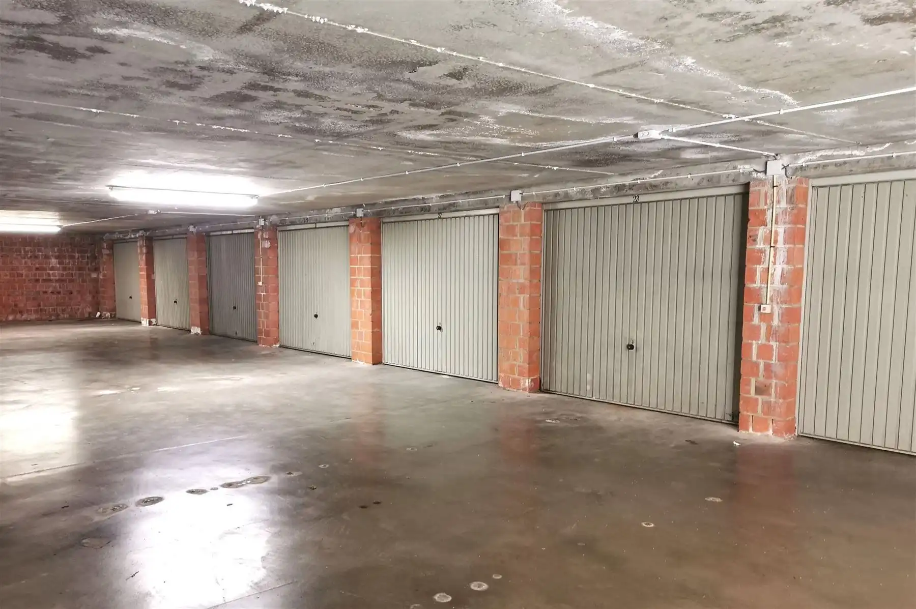garagebox foto {{pictureIndex}}