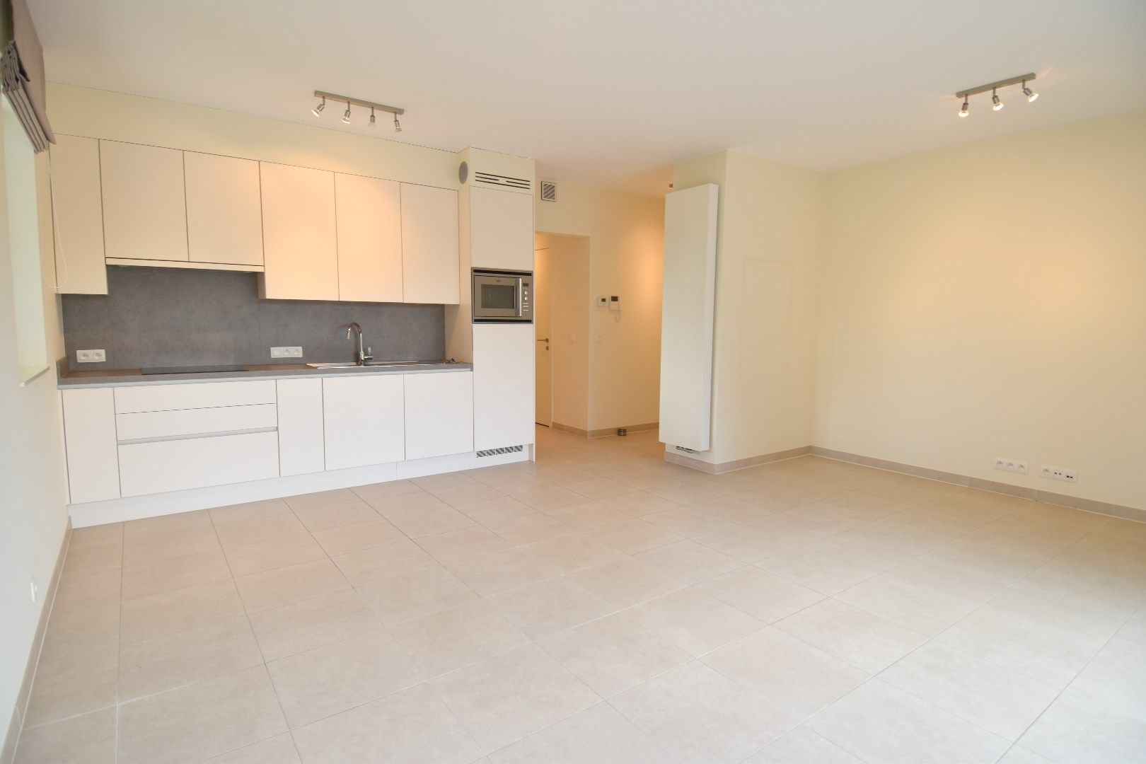 Instapklaar appartement met zicht op de markt, 2 slaapkamers in hartje Gullegem foto 3