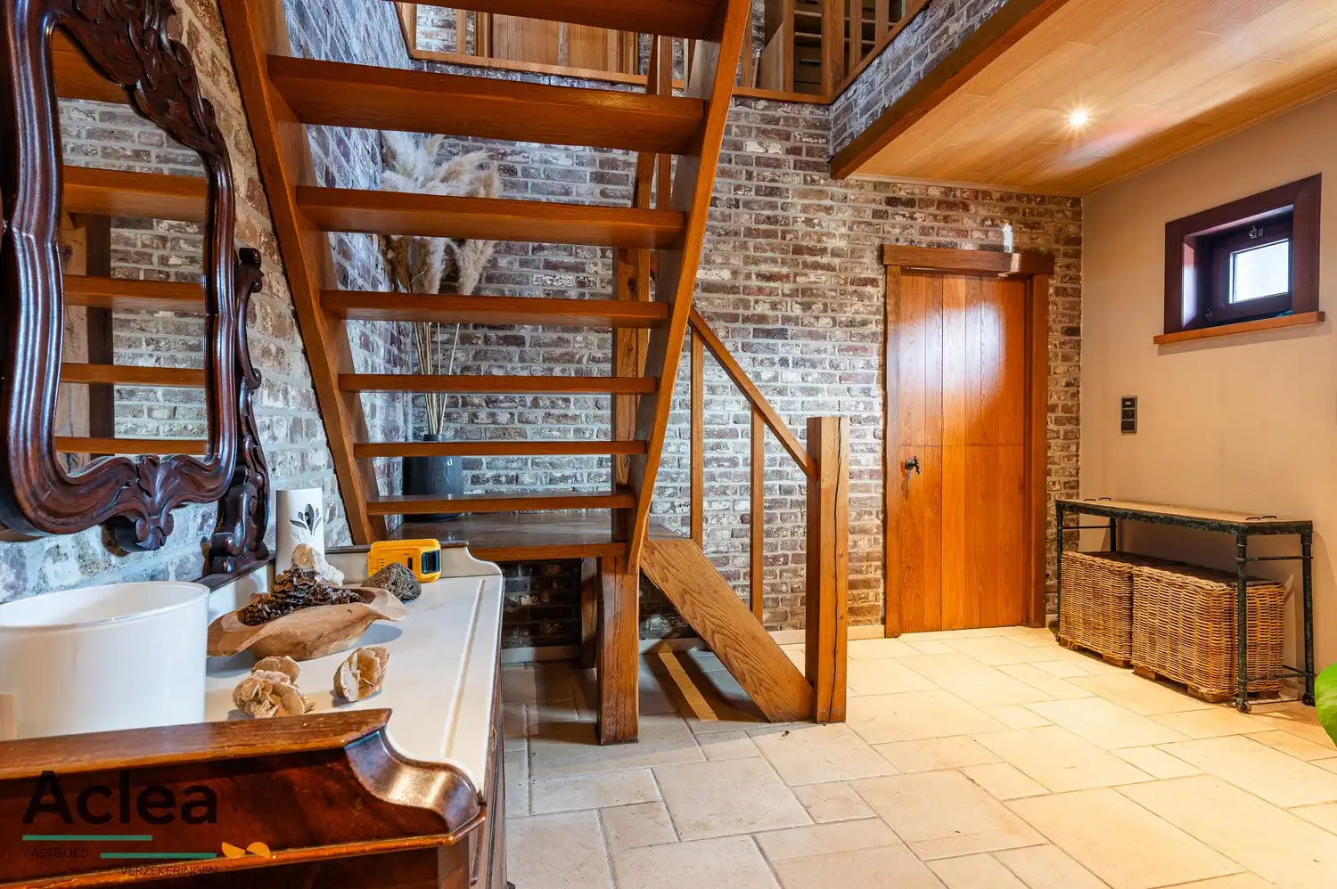 Rustig gelegen villa in landelijke stijl, omgeven door groen en natuur foto 8