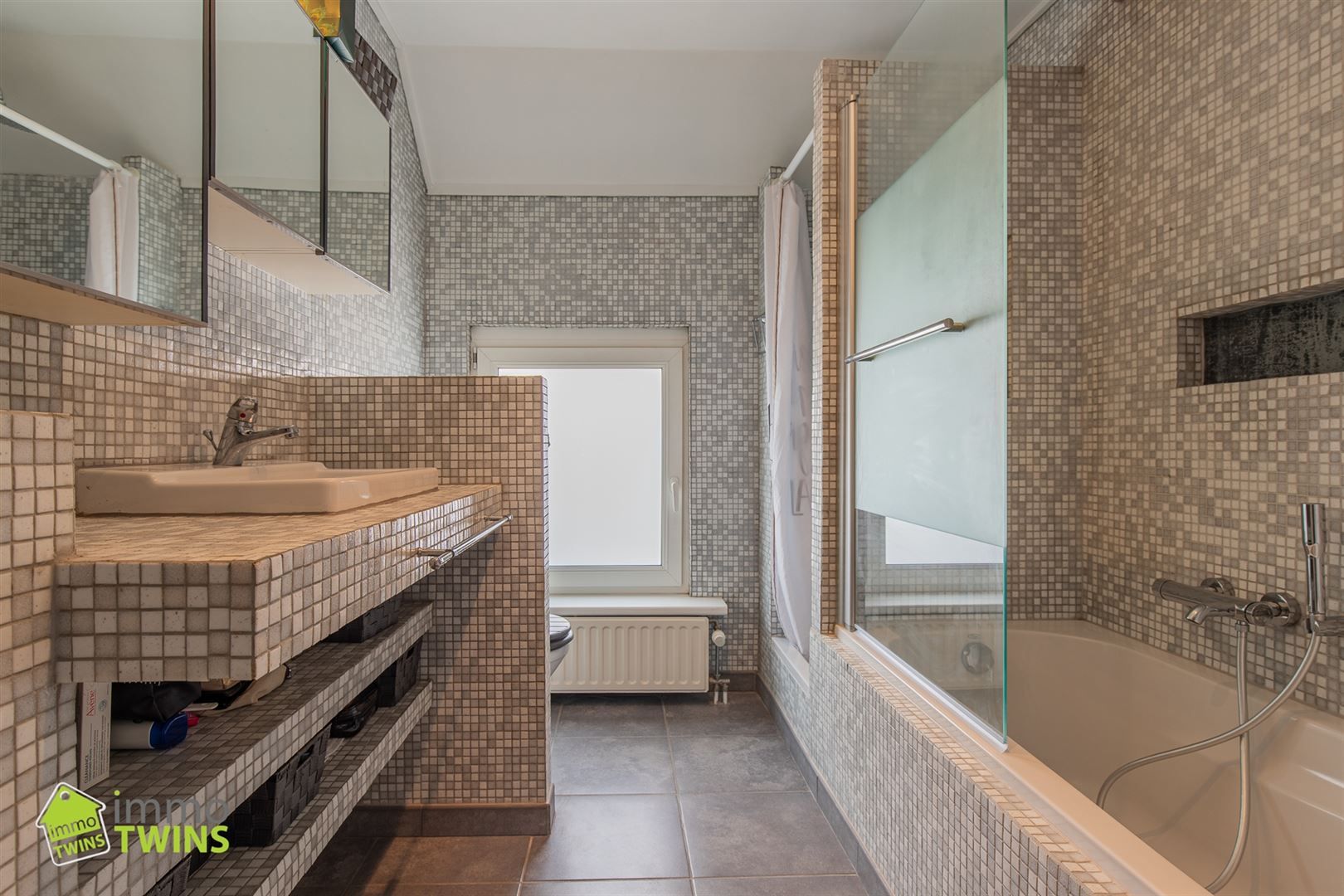 instapklare woning met oprit & tuin te Hamme foto 12