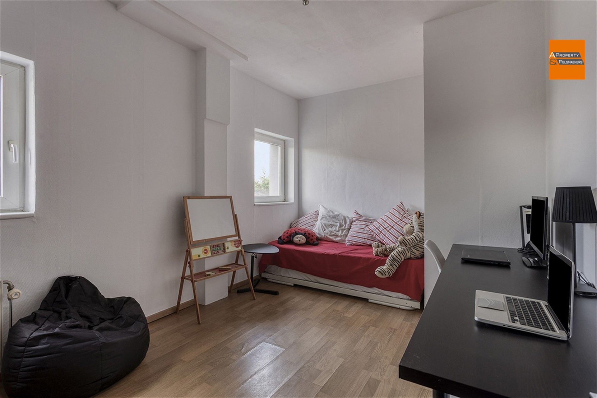 Ruime en instapklare woning met prachtige tuin in Duisburg foto 12