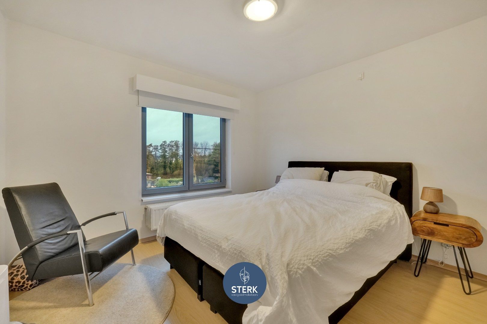 INSTAPKLAAR 2 SLPK-APPARTEMENT OP EEN CENTRALE LOCATIE IN HARTJE LANAKEN !   foto 11