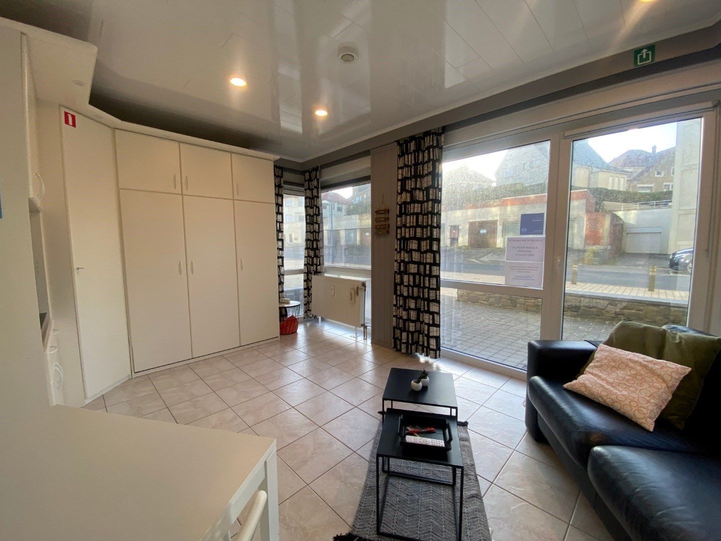 Charmante en zonnige studio te koop op toplocatie in Koksijde foto 3