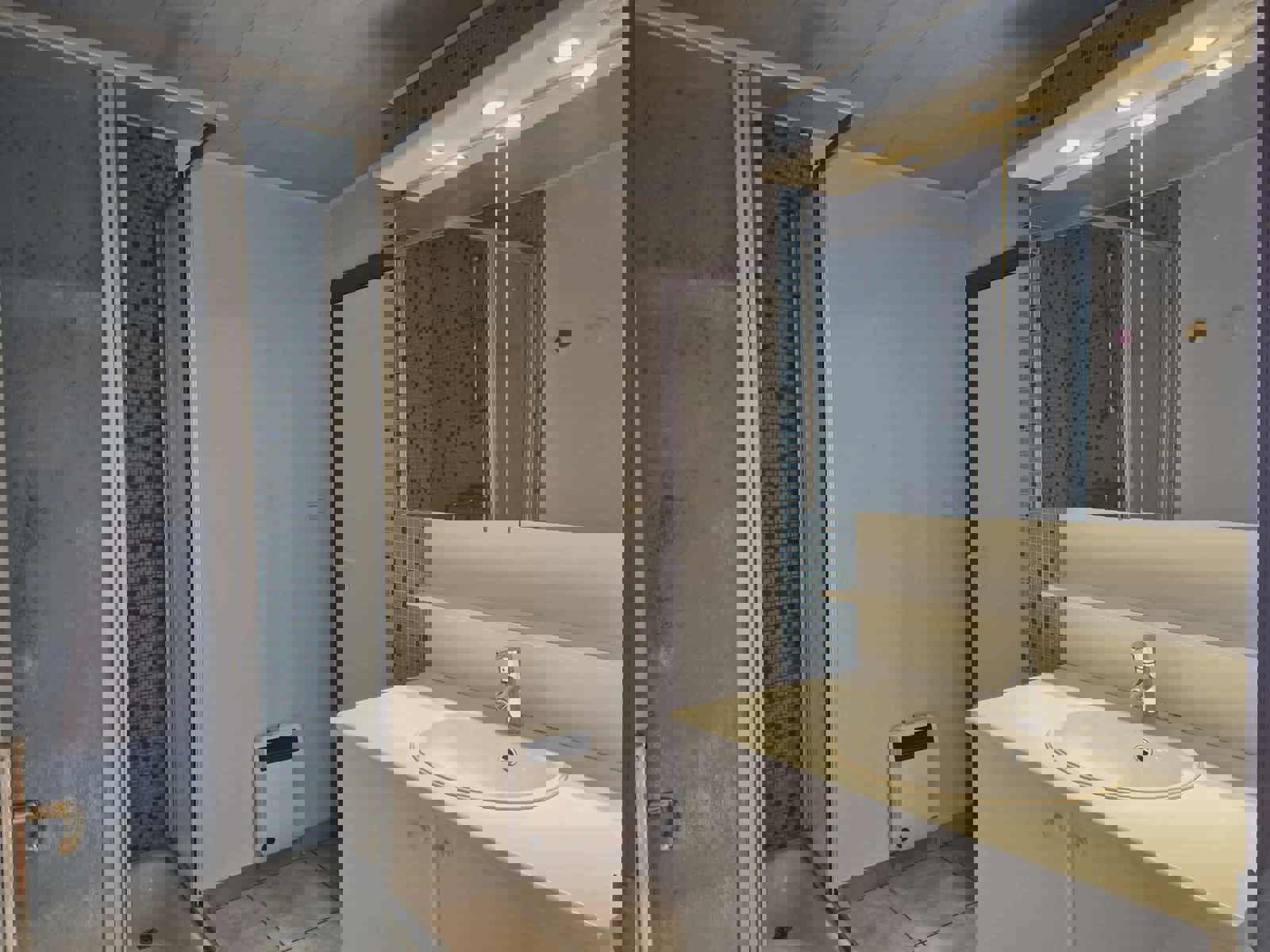 Studio met garage op een goede locatie foto 7