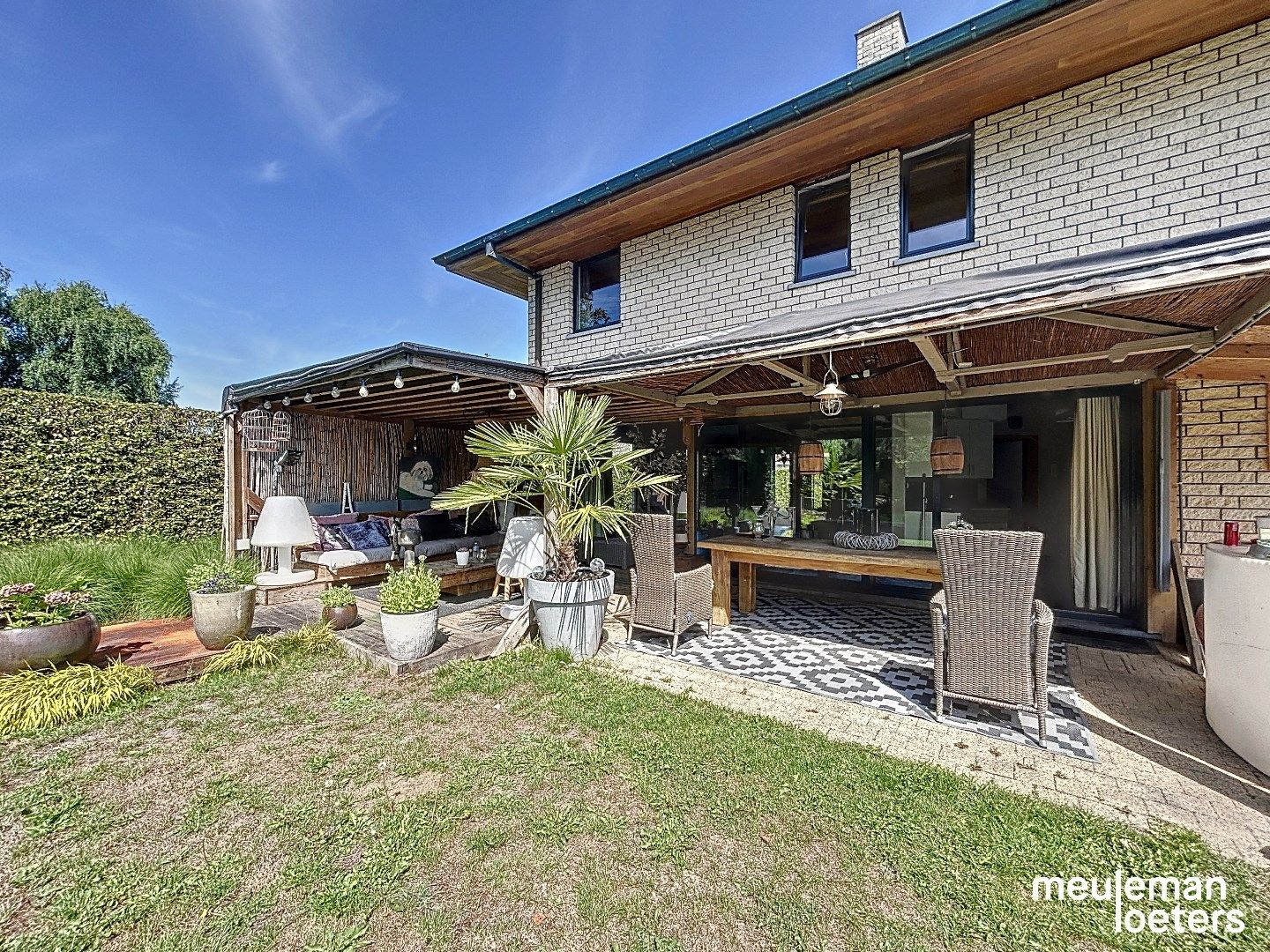Ruime eigentijdse  villa met zuidgerichte tuin nabij centrum foto 16
