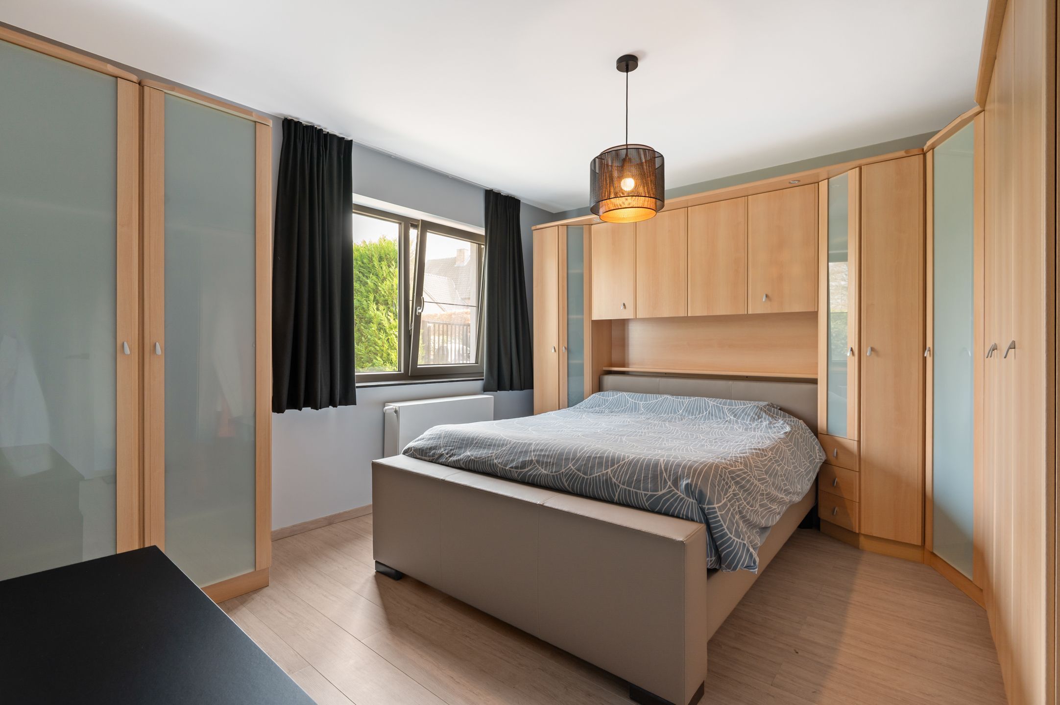 Unieke laagbouwvilla met polyvalente ruimte op ruim perceel in Brasschaat! foto 16
