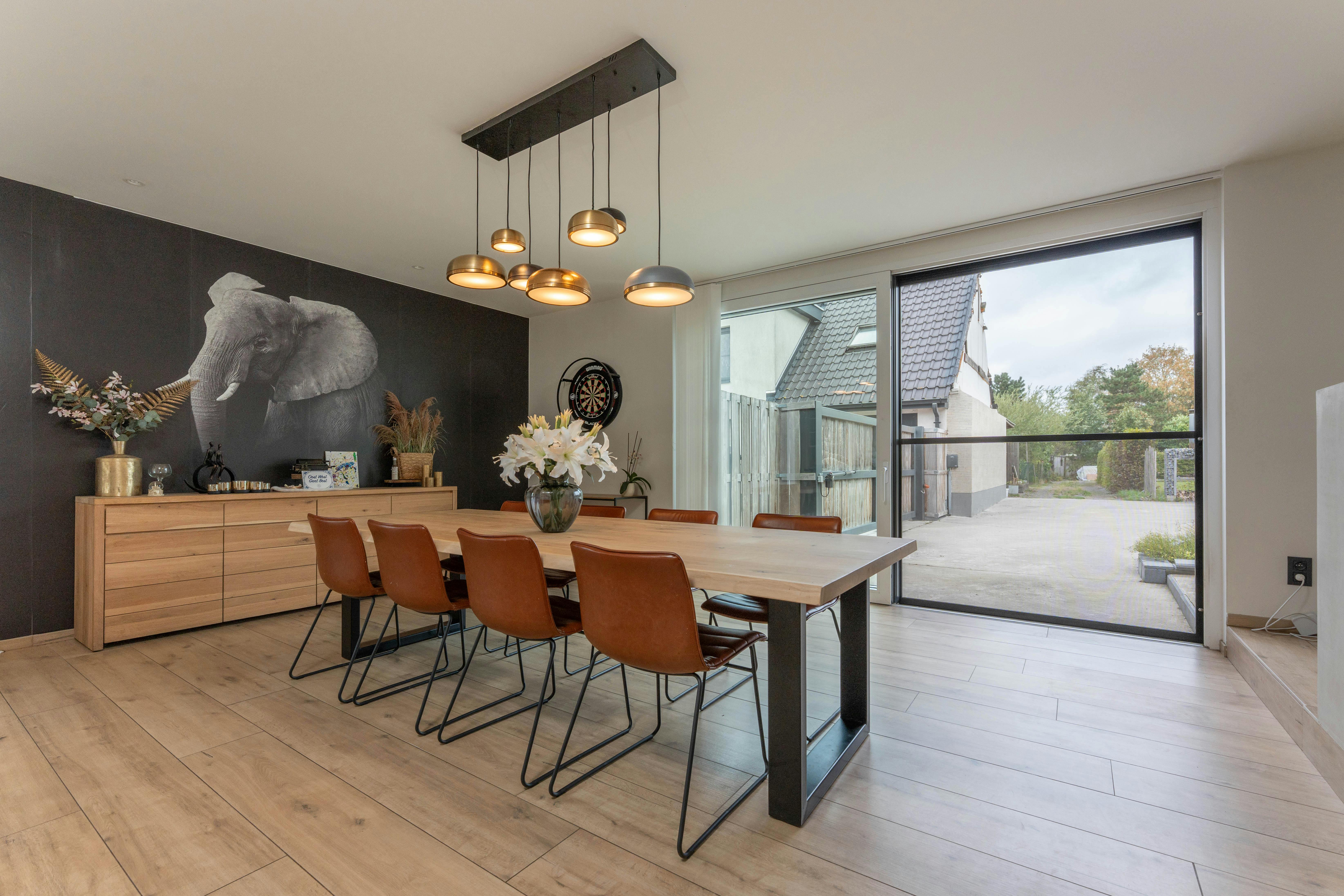Moderne villa met zwembad en atelier te koop in Evergem foto 8