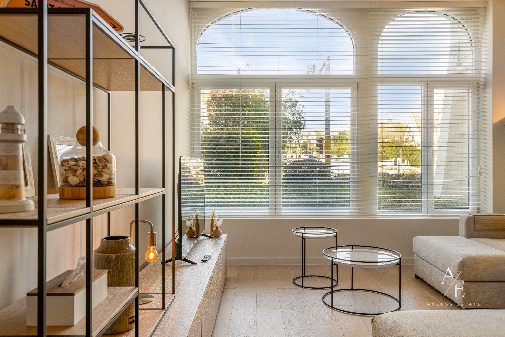 KNOKKE/DUINBERGEN-Gelijkvloers appartement met garage! foto 3