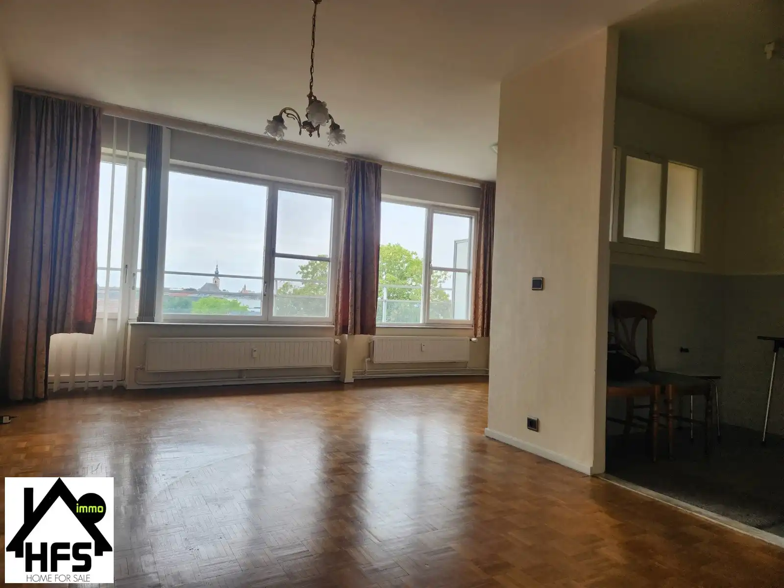 Toffe studio in de binnenstad met terras en mooi uitzicht foto 3