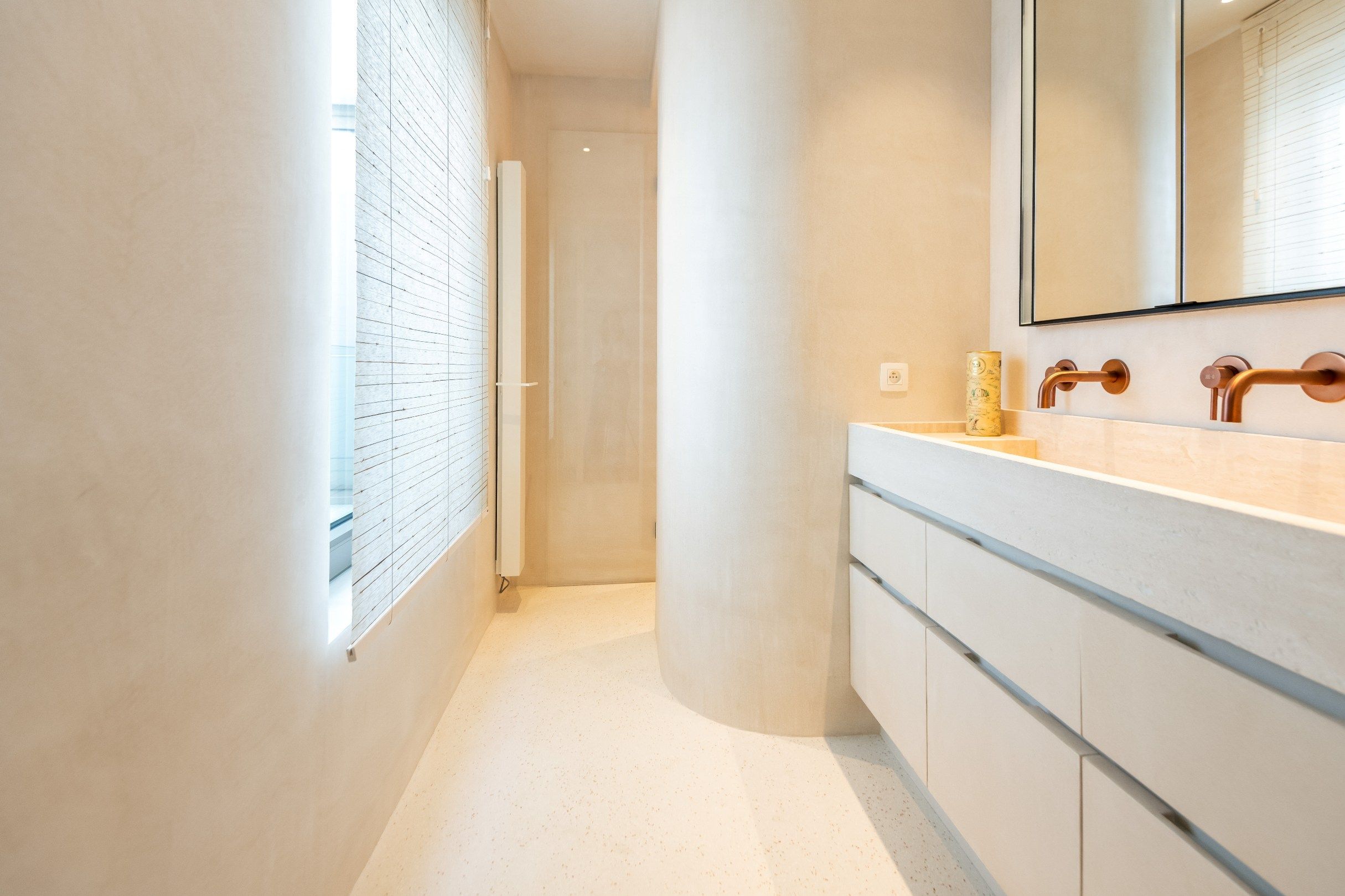 Luxueus nieuwbouwappartement met een uitzonderlijke afwerking gelegen in de Van Bunnenlaan.  foto 16