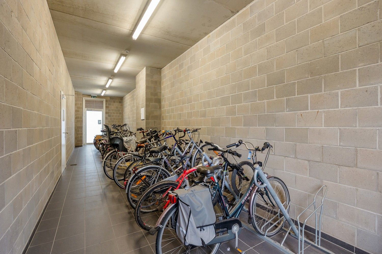 Modern 2-slaapkamerappartement van ±95m² met dubbele terrassen in hartje Berchem foto 19