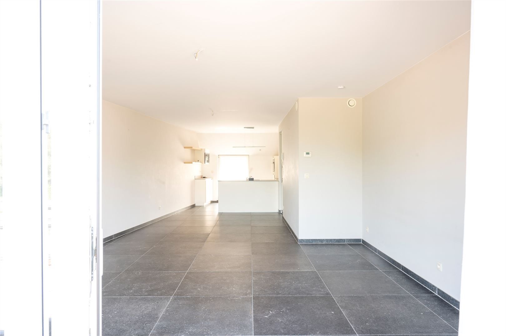 2 slaapkamer app met zonnig terras foto 3