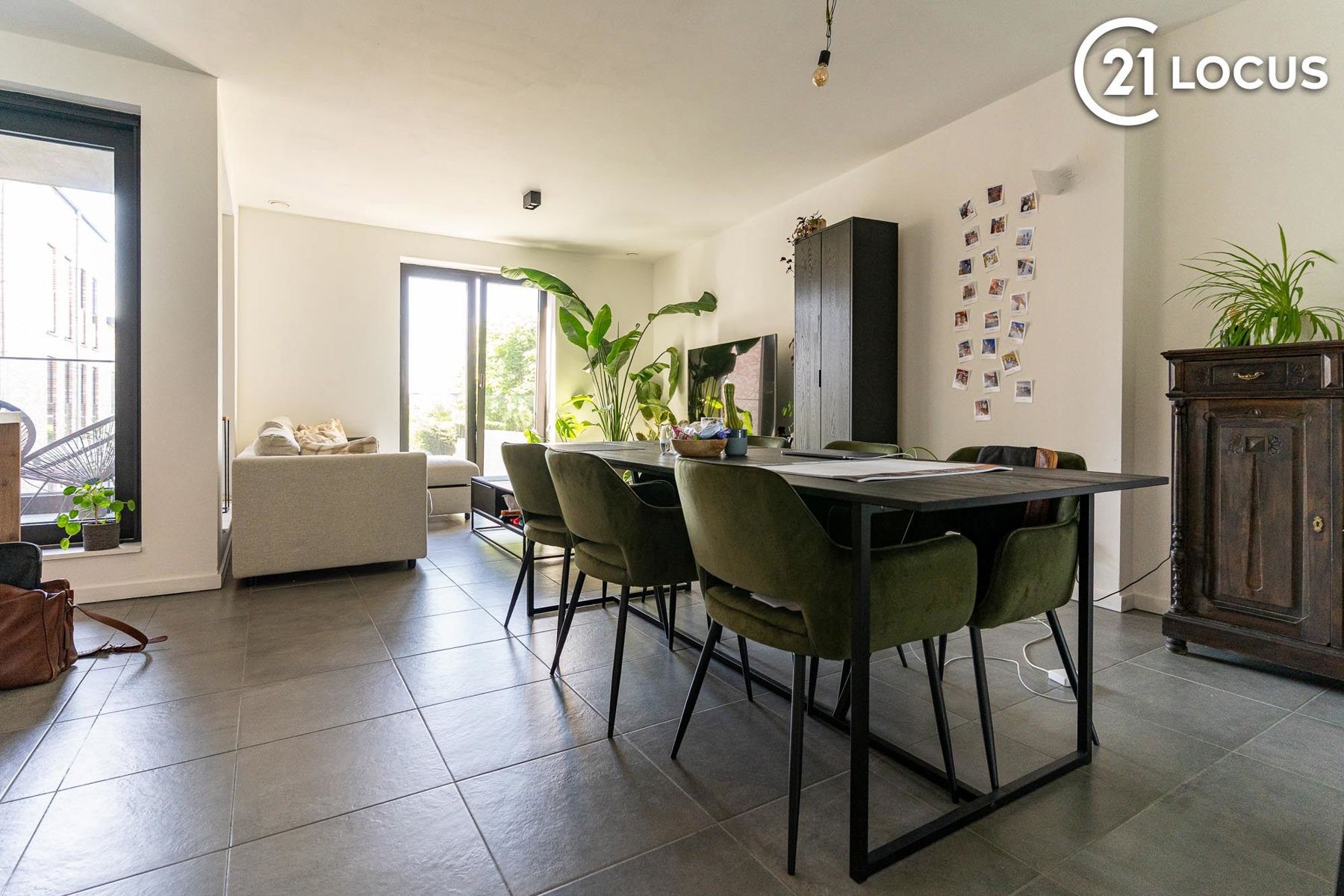 Comfortabel 2-slpk app. met terras & parking in Melsele foto 3