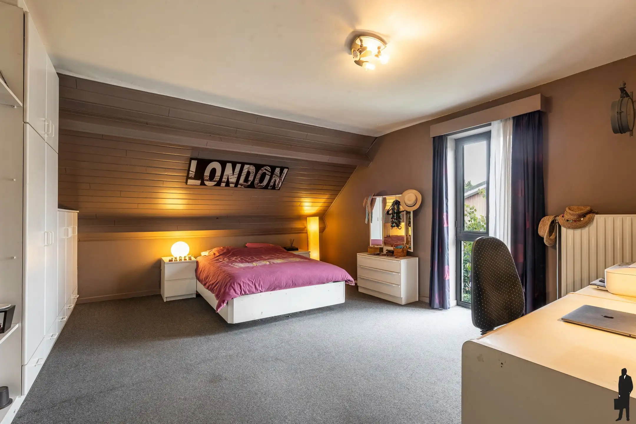 Instapklare gezinswoning met 3slks, tuin en garage op 563 m² foto 18