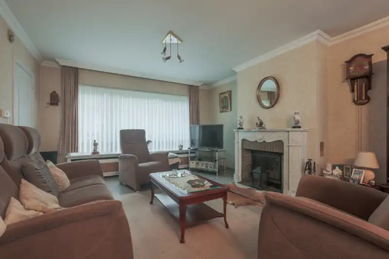 Rustig gelegen, ruime woning met 4 slaapkamers, tuin en garage. (ENERGIELABEL C) foto 10