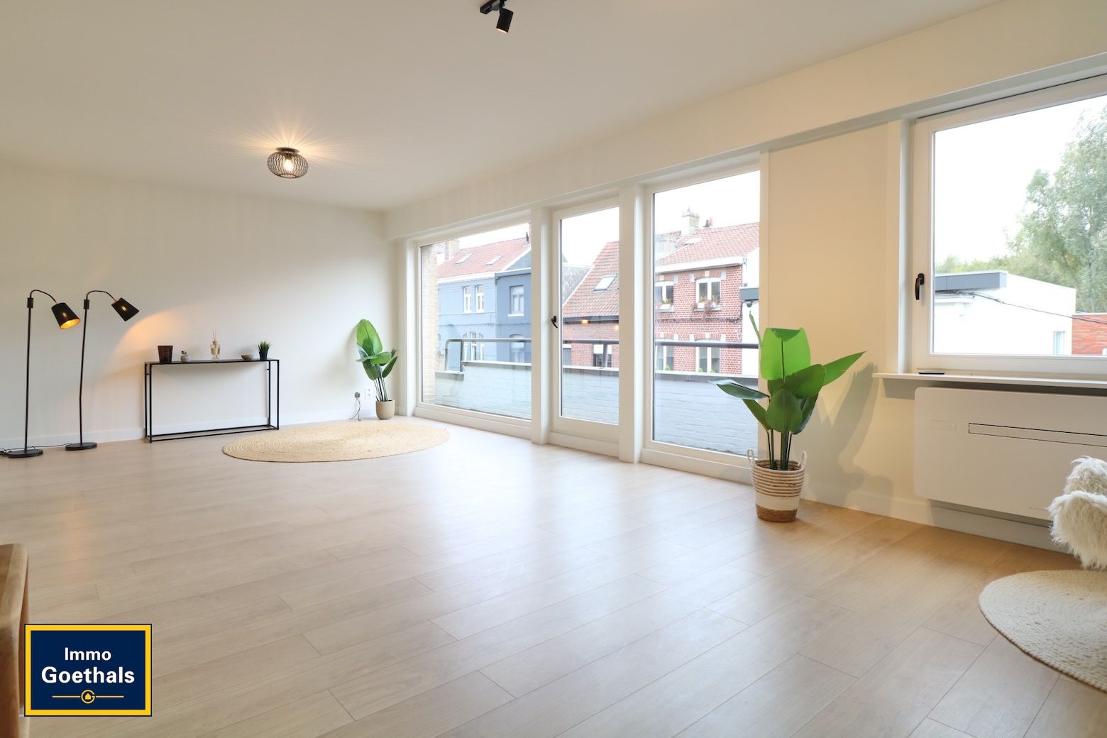 Pas gerenoveerd appartement met 2 kamers en garage foto 3