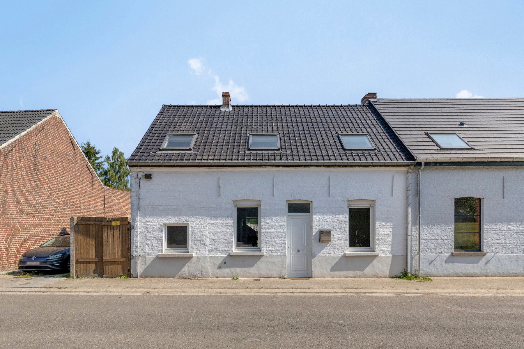 Hoofdfoto van de publicatie: Half-open bebouwing met 3 slaapkamers en tuin!