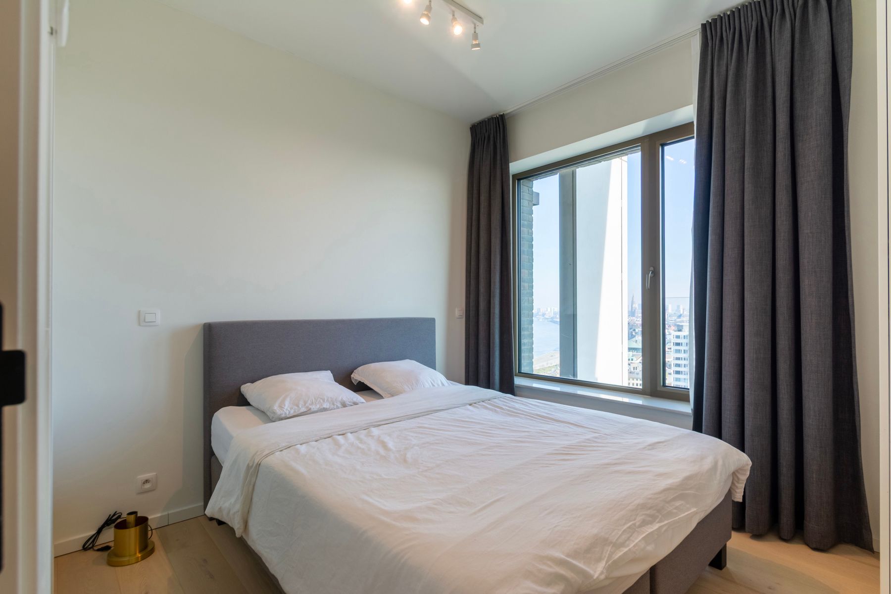 Gemeubeld 2 slaapkamer appt. met zicht op de Schelde foto 10