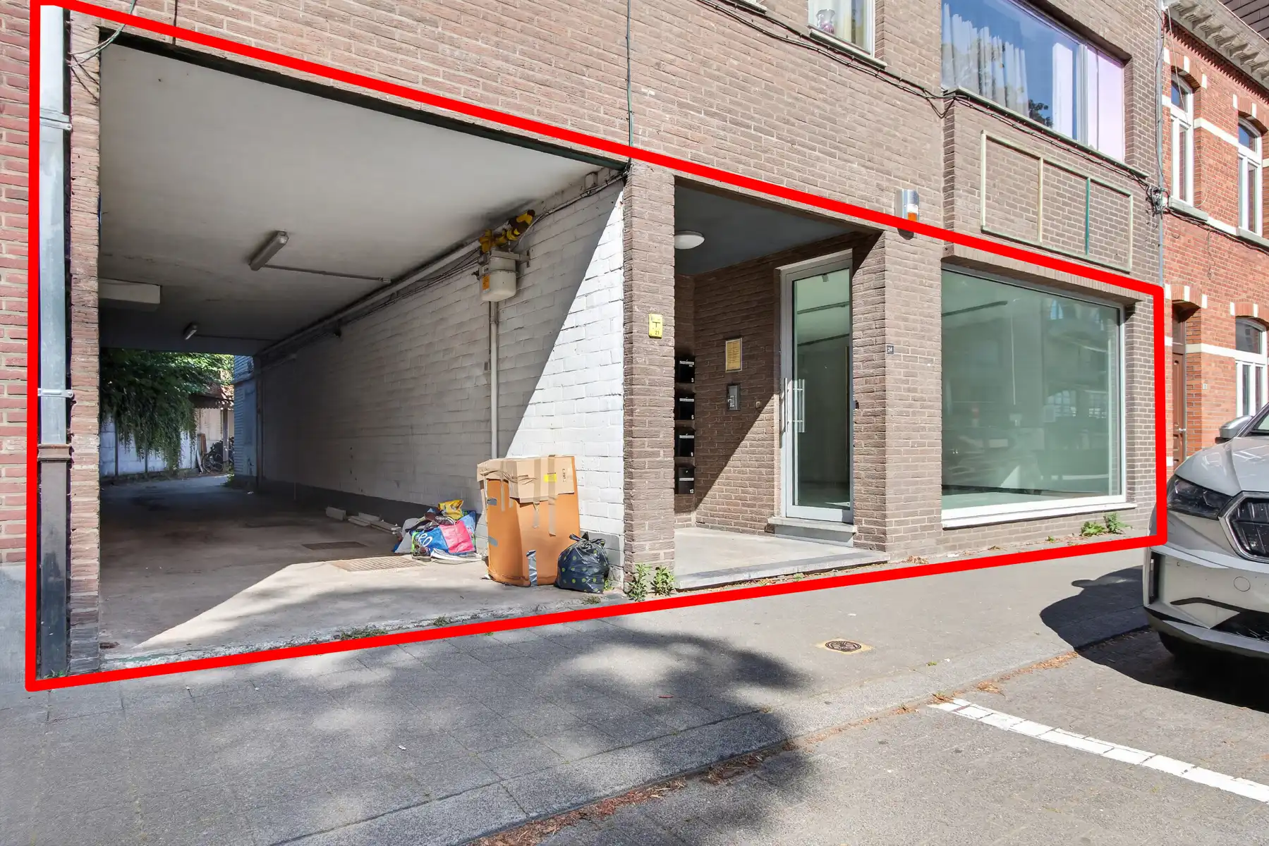KANTOOR of HANDEL met RUIME PARKING en TERRAS - CENTRUM STAD foto 4