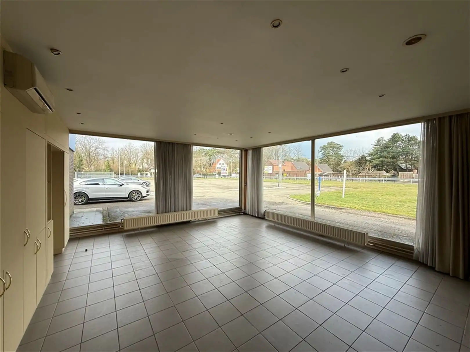 B2B Showroom met buitenterrein op zichtlocatie foto 20