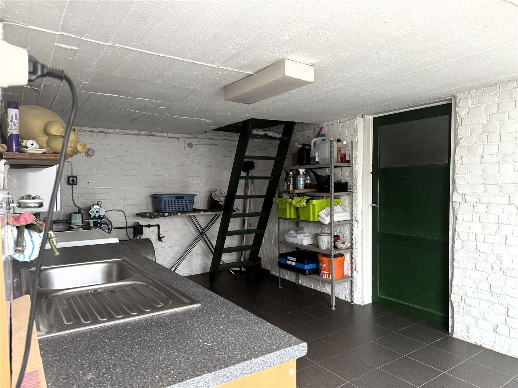 Ruime woning met 3 slaapkamers en grote tuin foto 12