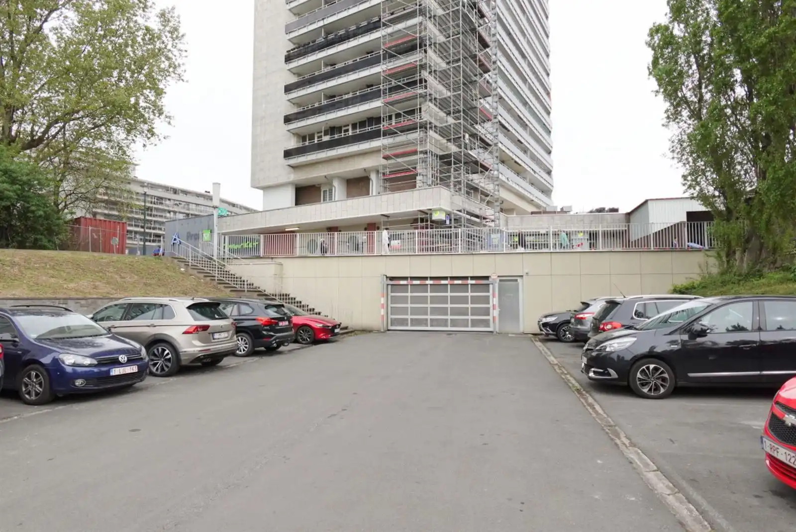 7 garages te koop in Anderlecht foto {{pictureIndex}}