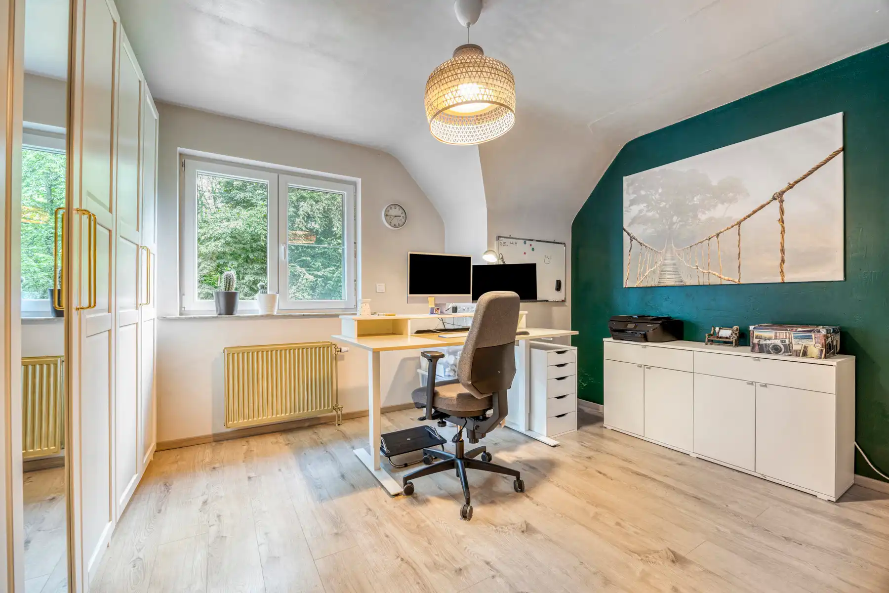 Zeer ruime gerenoveerde woning (± 398 m²) op een perceel van ± 60 are in het prestigieuze Bois de Strihoux foto 20