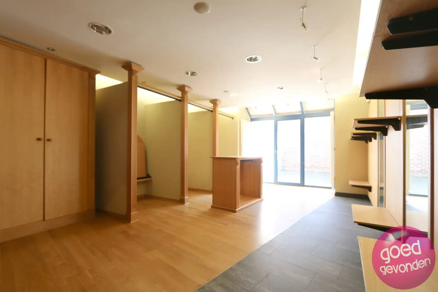 HANDELSHUIS - VEEL PASSAGE - INSTAPKLAAR - 2 à 3 SLK - KOER foto 11