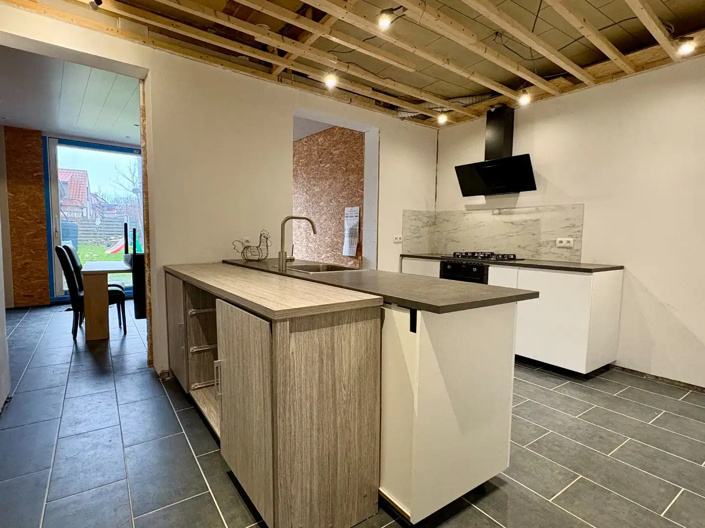 Starterswoning te koop in Heule met conforme elektriciteit foto 2